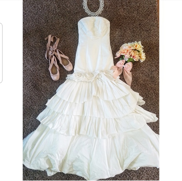 White by Vera Wang Dresses & Skirts - White by Vera Wang dress